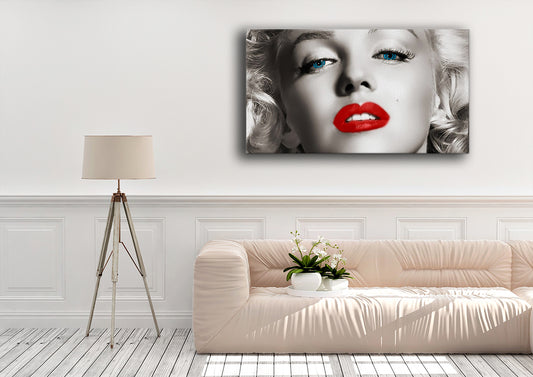 Marilyn Monroe red lips